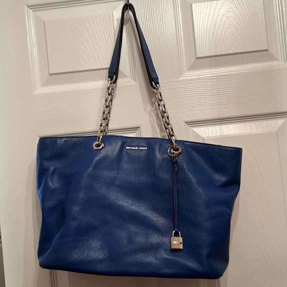 MICHAEL KORS LARGE PEBBLED LEATHER TOTE - Picture 2 of 12